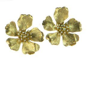 Oscar De La Renta Large Michelle Flower Stud Earrings